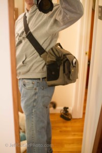 The author looking stylish in jeans, hoodie and the Case Logic Reflexion Messenger Bag.