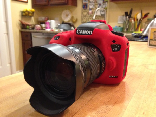 The easyCover 'installed' on my Canon 7D Mark II.